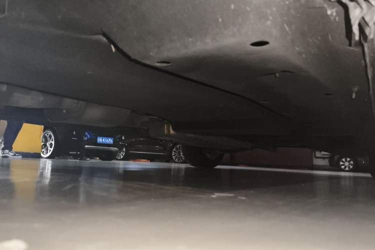 Used Buick GL8 2021 ES Land Cruiser 653T Flagship Model Chassis Front Left