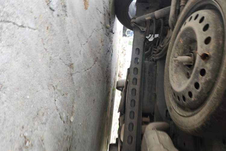 Used Buick GL8 2021 Land Cruiser Executive Class 652T Comfort Model Chassis Rear