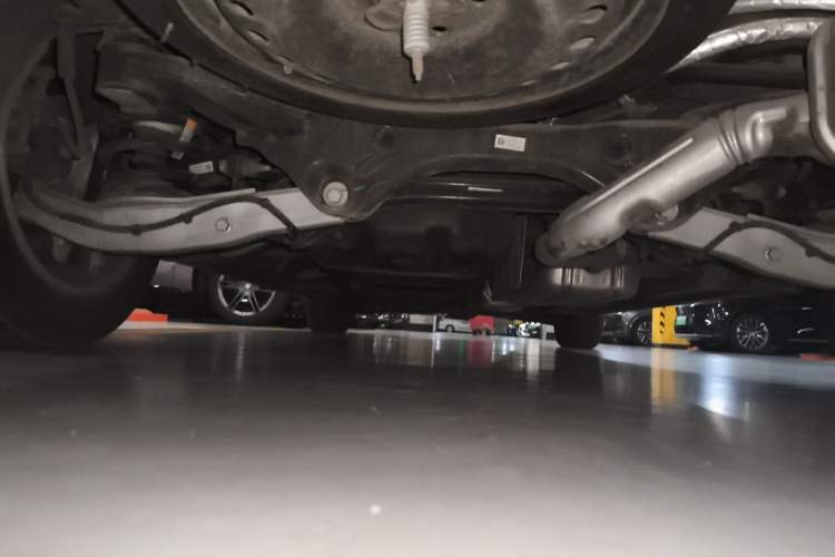 Used Buick GL8 2021 ES Land Cruiser 653T Flagship Model Chassis Rear