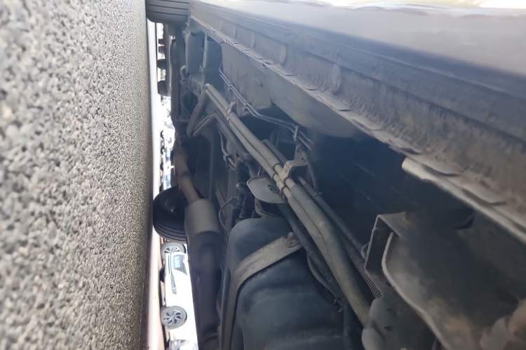 Used Buick GL8 2021 Land Cruiser Executive Class 652T Comfort Model Chassis Rear Left