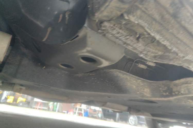 Used Buick GL8 2021 Land Cruiser Executive 652T Premium Model Chassis Rear Left