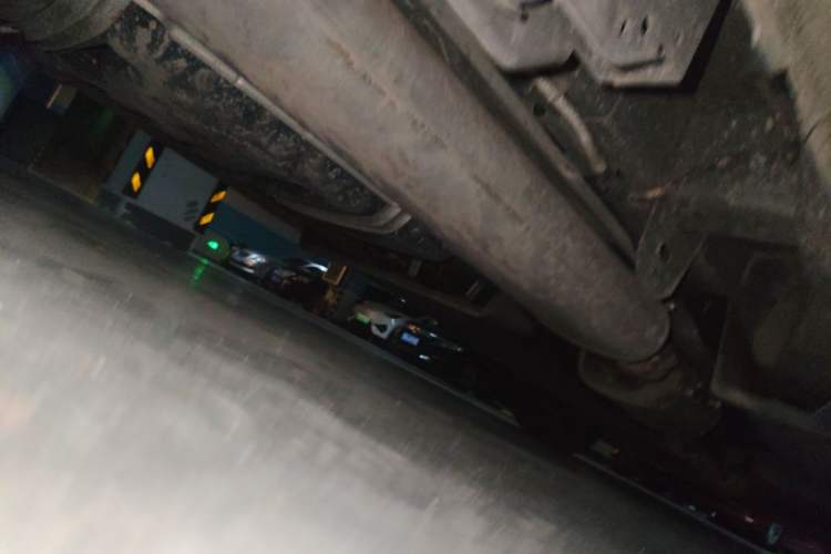 Used Buick GL8 2021 Land Cruiser Executive Class 652T Comfort Model Chassis Rear Right
