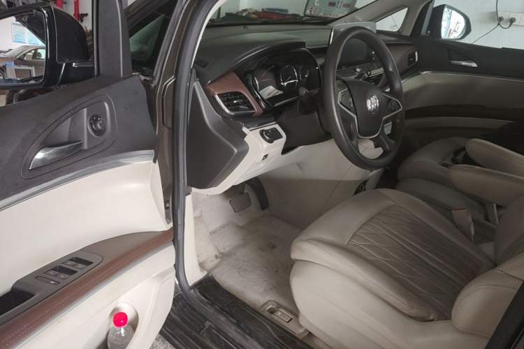 Used Buick GL8 2021 Land Cruiser Executive Class 652T Comfort Model Driver Seat