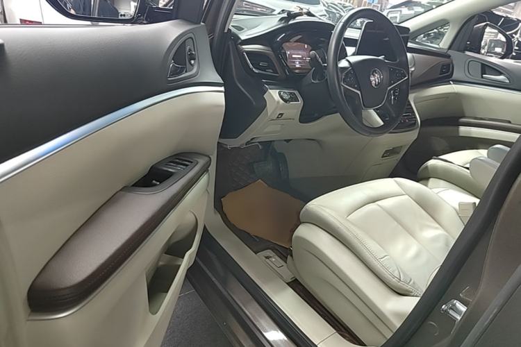 Used Buick GL8 2021 Land Cruiser Executive Class 652T Luxury Model Driver Seat