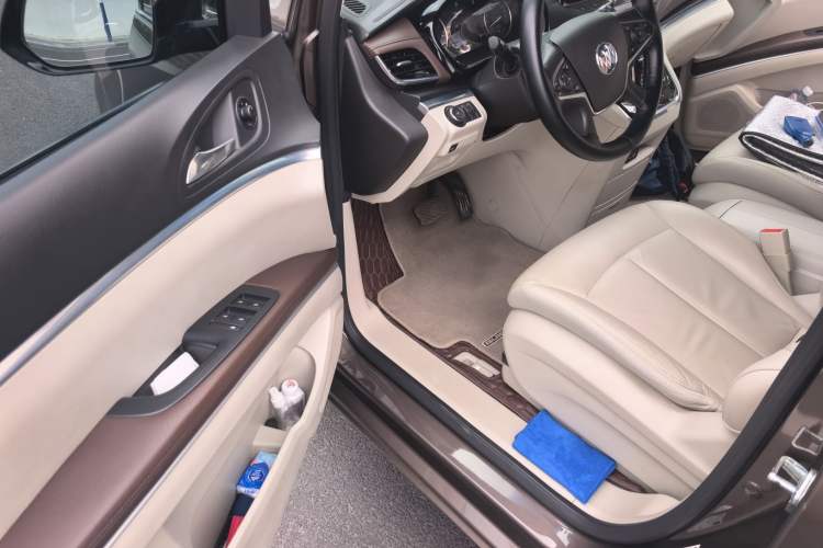 Used Buick GL8 2021 Land Cruiser Executive Class 652T Luxury Model Driver Seat