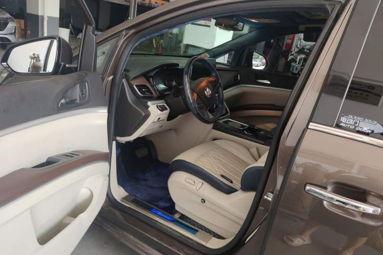 Used Buick GL8 2021 Land Cruiser Executive Class 652T Luxury Model Driver Seat