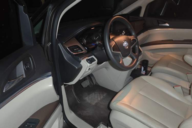 Used Buick GL8 2021 Land Cruiser Executive Class 652T Comfort Model Driver Seat