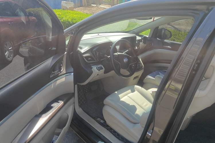 Used Buick GL8 2021 Land Cruiser Executive Class 652T Luxury Model Driver Seat