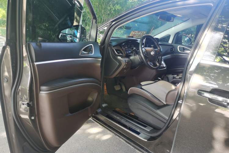 Used Buick GL8 2021 Land Cruiser Executive Class 652T Luxury Model Driver Seat