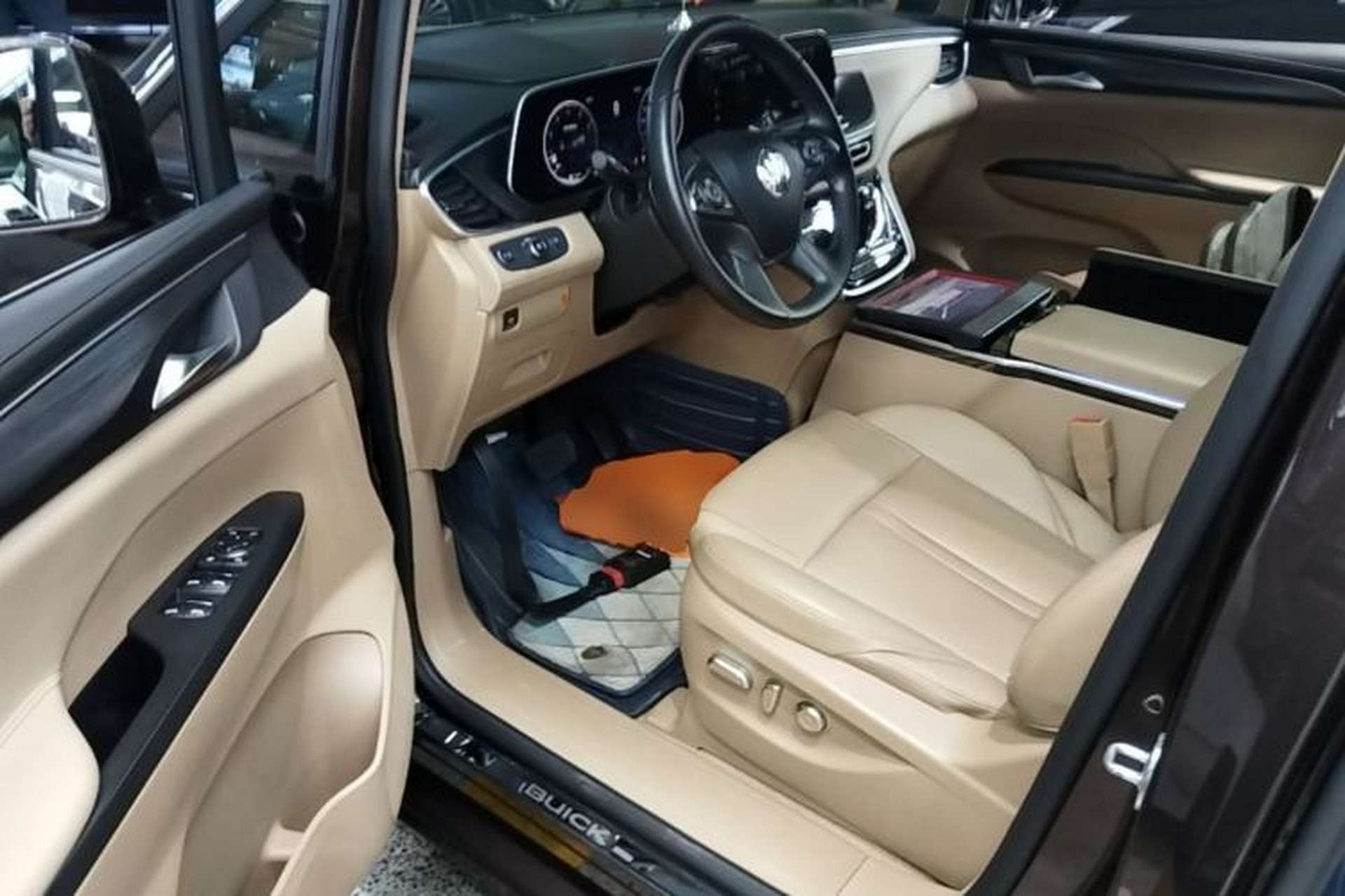 Used Buick GL8 2021 ES Land Cruiser 653T Luxury Edition Driver Seat