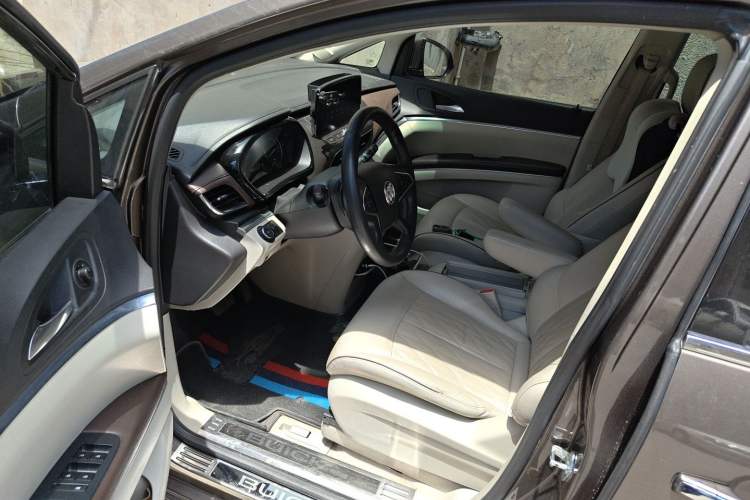 Used Buick GL8 2021 Land Cruiser Executive Class 652T Luxury Model Driver Seat