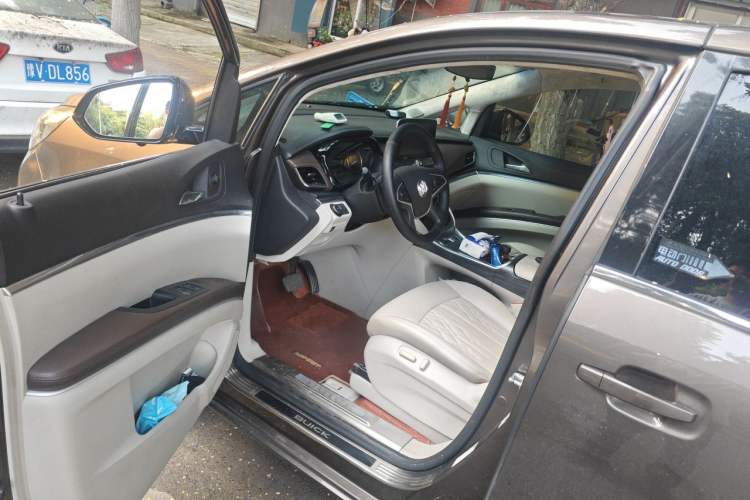 Used Buick GL8 2021 Land Cruiser Executive Class 652T Comfort Model Driver Seat