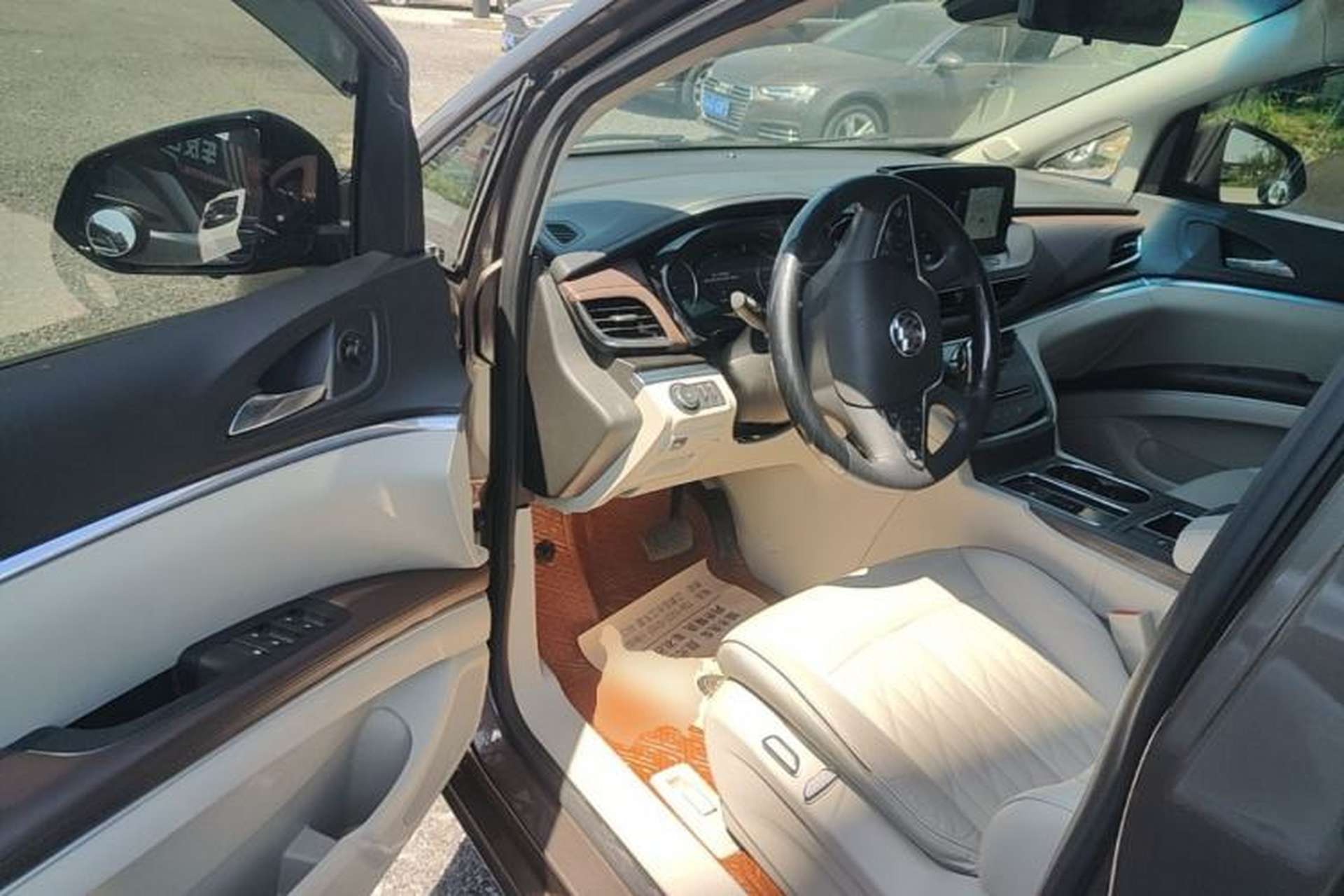 Used Buick GL8 2021 Land Cruiser Executive Class 652T Smart Luxury Model Driver Seat