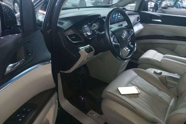 Used Buick GL8 2021 Land Cruiser Executive Class 652T Luxury Model Driver Seat
