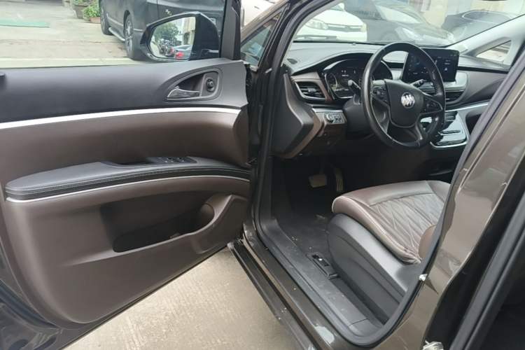 Used Buick GL8 2021 Land Cruiser Executive Class 652T Luxury Model Driver Seat