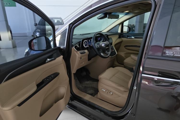 Used Buick GL8 2021 ES Landtrek 653T Luxury Model Driver Seat