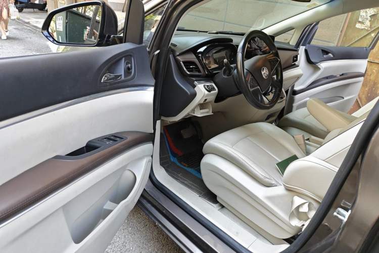 Used Buick GL8 2021 Land Cruiser Executive Class 652T Luxury Model Driver Seat