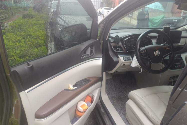 Used Buick GL8 2021 Land Cruiser Executive Class 652T Luxury Model Driver Seat