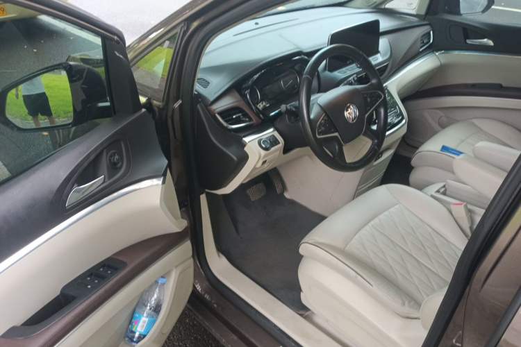 Used Buick GL8 2021 Land Cruiser Executive Class 652T Luxury Model Driver Seat