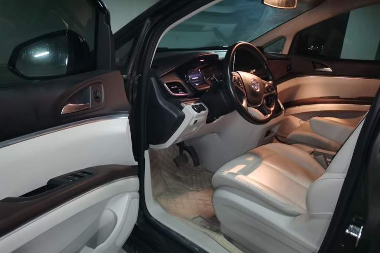Used Buick GL8 2021 Land Cruiser Executive Class 652T Luxury Model Driver Seat