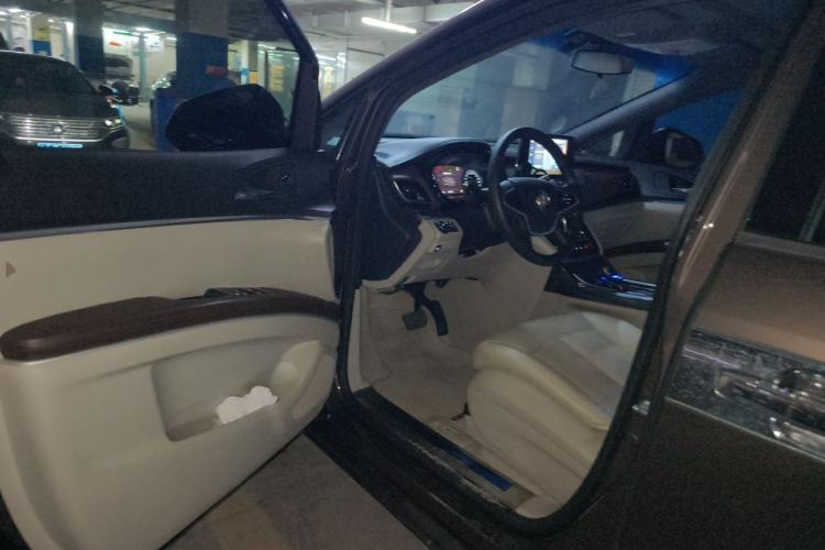 Used Buick GL8 2021 Land Cruiser Executive Class 652T Comfort Model Driver Seat