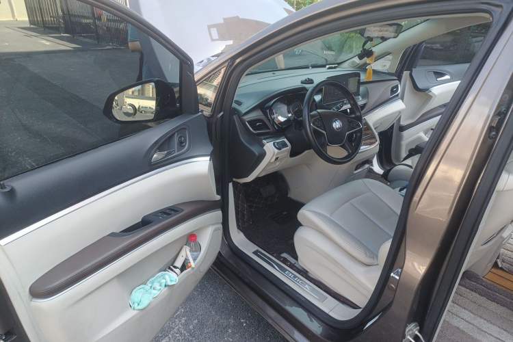 Used Buick GL8 2021 Land Cruiser Executive Class 652T Smart Luxury Model Driver Seat