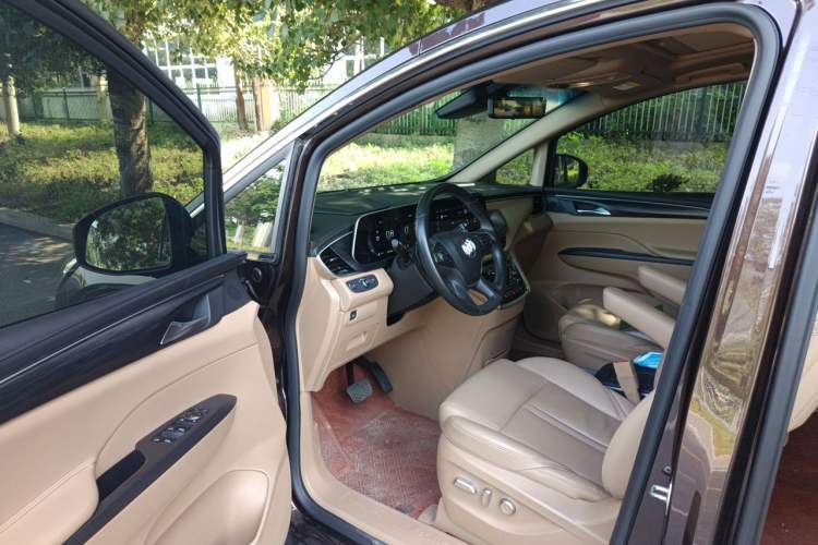 Used Buick GL8 2021 ES Landtrek 653T Luxury Model Driver Seat