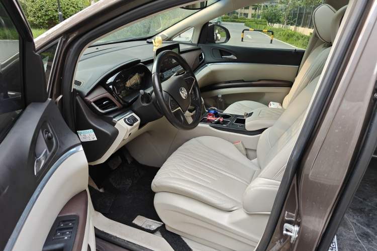 Used Buick GL8 2021 Land Cruiser Executive Class 652T Luxury Model Driver Seat