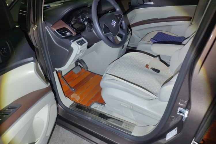 Used Buick GL8 2021 Land Cruiser Executive Class 652T Comfort Model Driver Seat