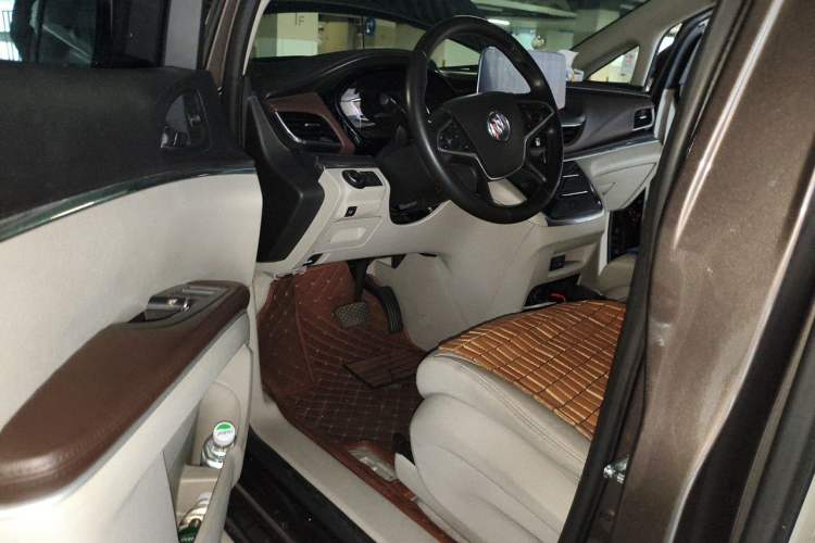 Used Buick GL8 2021 Land Cruiser Executive Class 652T Luxury Model Driver Seat