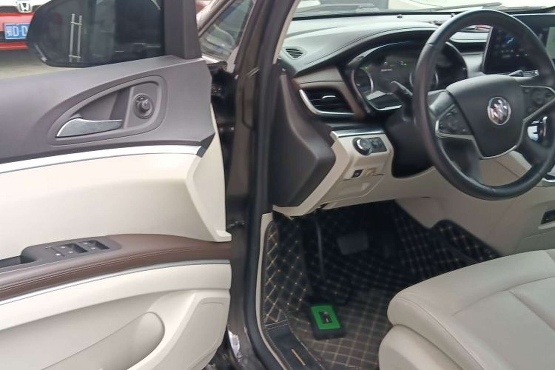 Used Buick GL8 2021 Land Cruiser Executive Class 652T Luxury Model Driver Seat