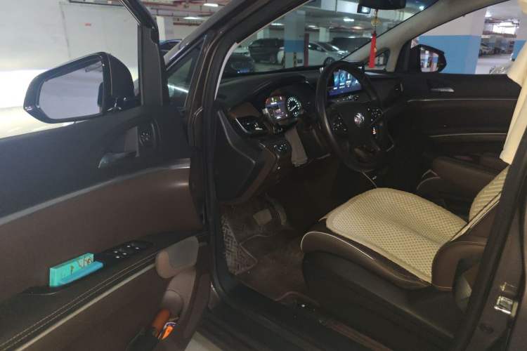Used Buick GL8 2021 Land Cruiser Executive Class 652T Luxury Model Driver Seat