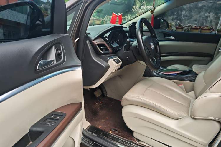 Used Buick GL8 2021 Land Cruiser Executive Class 652T Luxury Model Driver Seat
