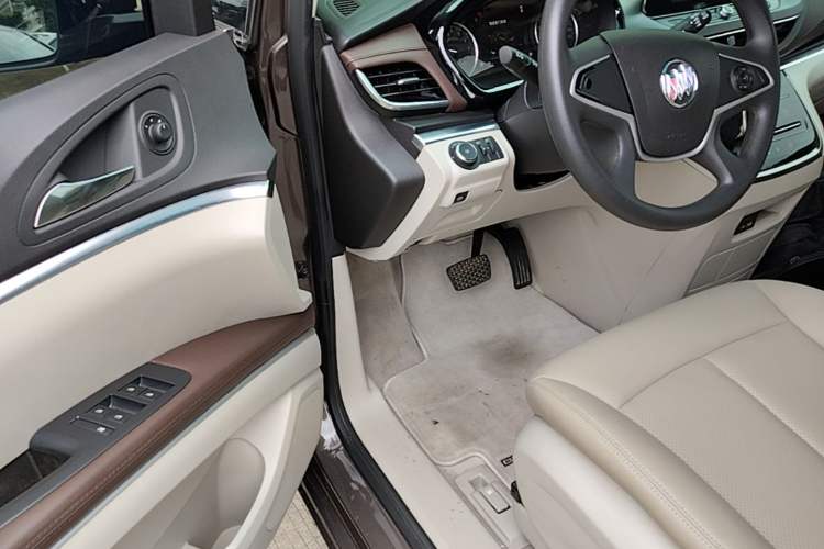 Used Buick GL8 2021 Land Cruiser Executive Class 652T Comfort Model Driver Seat