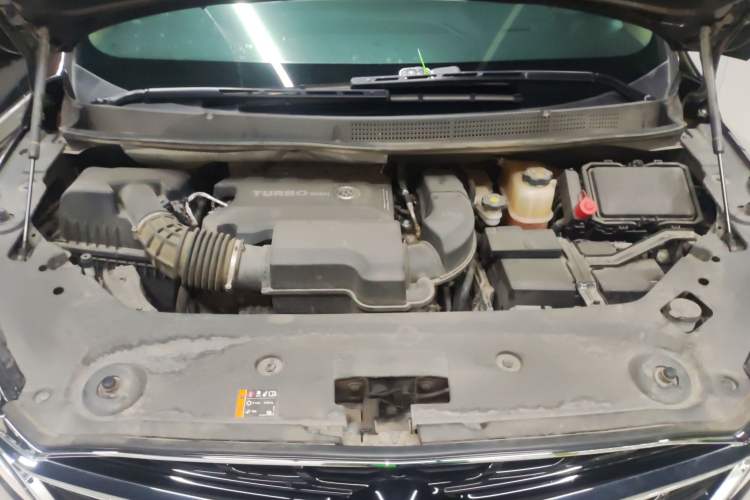 Used Buick GL8 2021 ES Landtrek 653T Luxury Model Engine Bay