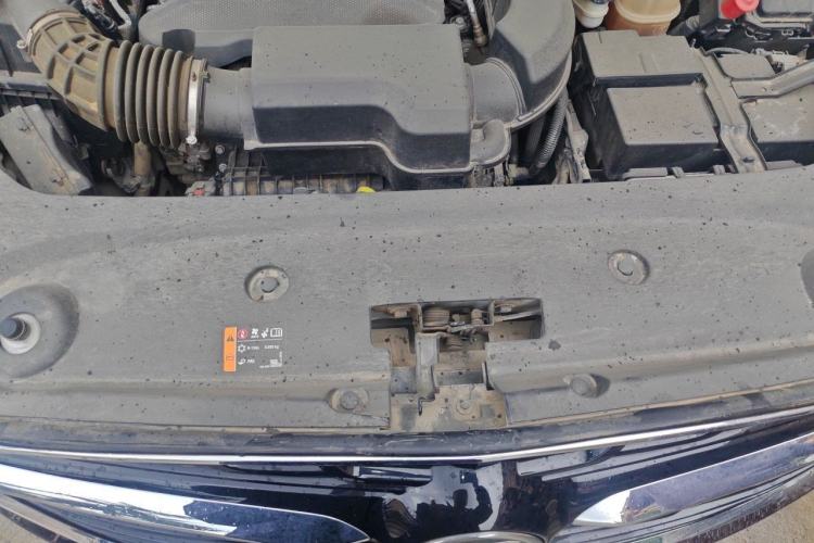 Used Buick GL8 2021 ES Landtrek 653T Luxury Model Engine Bay
