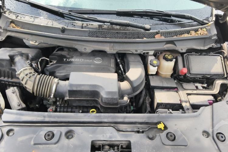 Used Buick GL8 2021 Land Cruiser Executive Class 652T Comfort Model Engine Bay