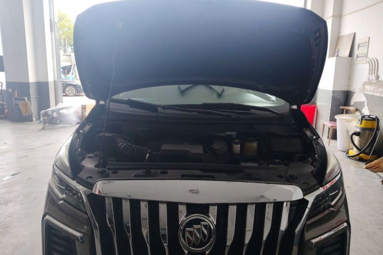Used Buick GL8 2021 Land Cruiser Executive Class 652T Luxury Model Engine Bay