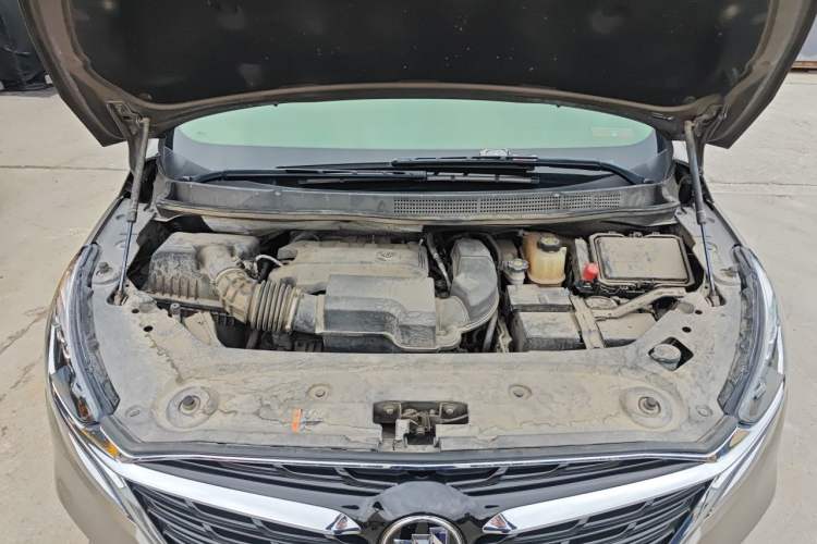 Used Buick GL8 2021 ES Landtrek 653T Luxury Model Engine Bay