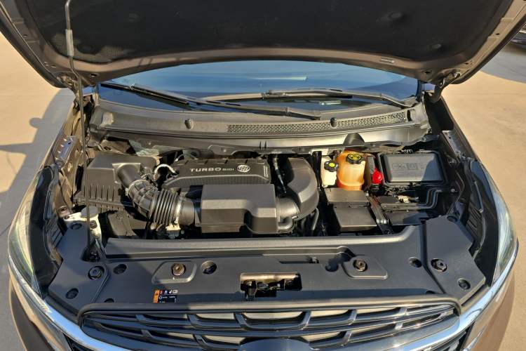 Used Buick GL8 2021 Land Cruiser Executive Class 652T Comfort Model Engine Bay