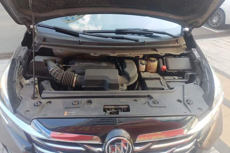 Used Buick GL8 2021 Land Cruiser Executive Class 652T Luxury Model Engine Bay