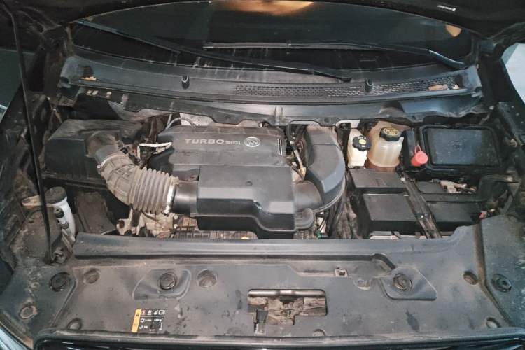 Used Buick GL8 2021 Land Cruiser Executive Class 652T Luxury Model Engine Bay