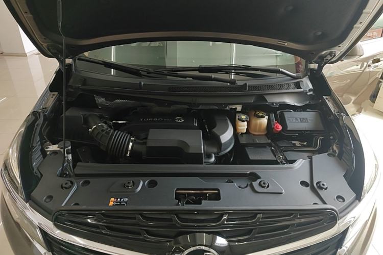 Used Buick GL8 2021 Land Cruiser Executive Class 652T Luxury Model Engine Bay