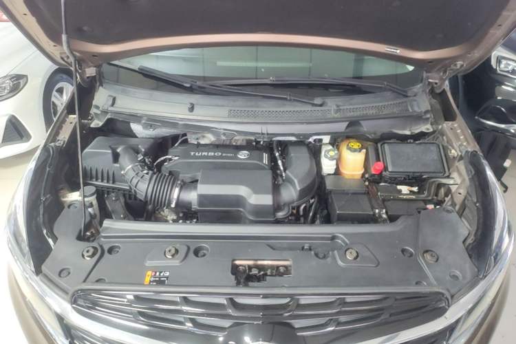Used Buick GL8 2021 Land Cruiser Executive Class 652T Luxury Model Engine Bay