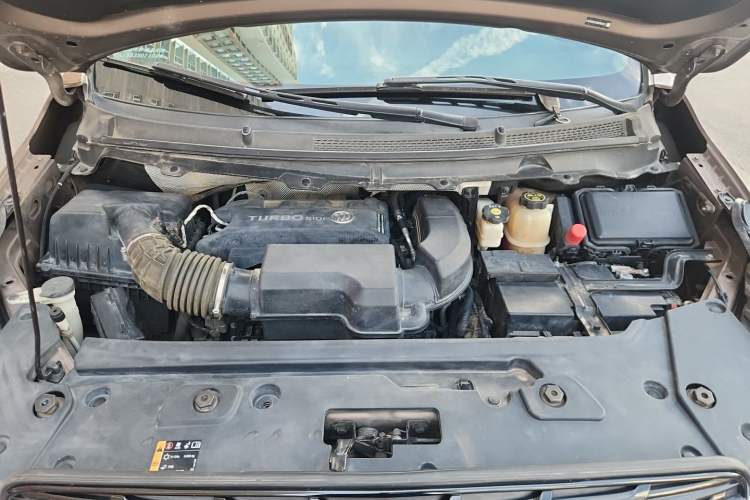 Used Buick GL8 2021 Land Cruiser Executive Class 652T Comfort Model Engine Bay