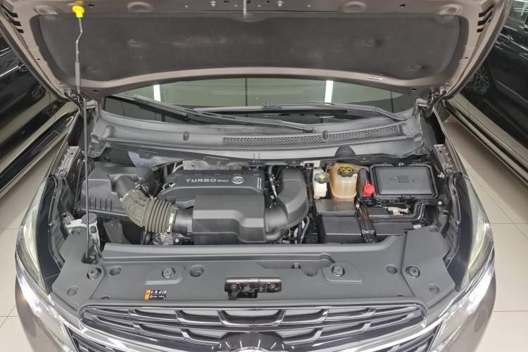 Used Buick GL8 2021 Land Cruiser Executive Class 652T Luxury Model Engine Bay