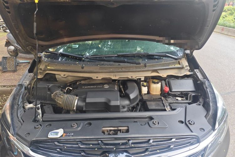 Used Buick GL8 2021 Land Cruiser Executive Class 652T Comfort Model Engine Bay