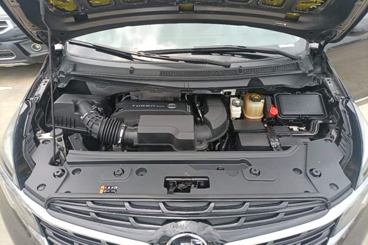 Used Buick GL8 2021 Land Cruiser Executive Class 652T Luxury Model Engine Bay