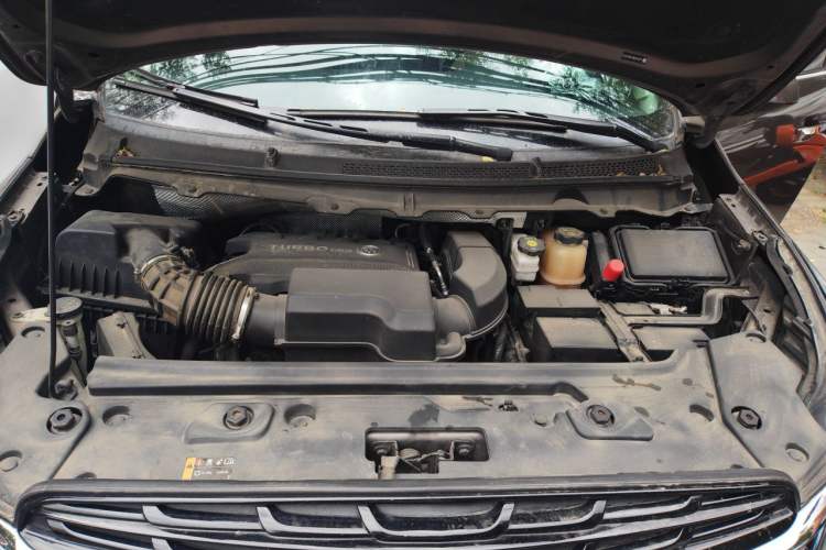 Used Buick GL8 2021 Land Cruiser Executive Class 652T Comfort Model Engine Bay
