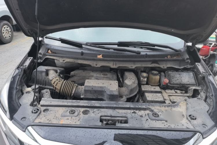 Used Buick GL8 2021 Land Cruiser Executive Class 652T Luxury Model Engine Bay